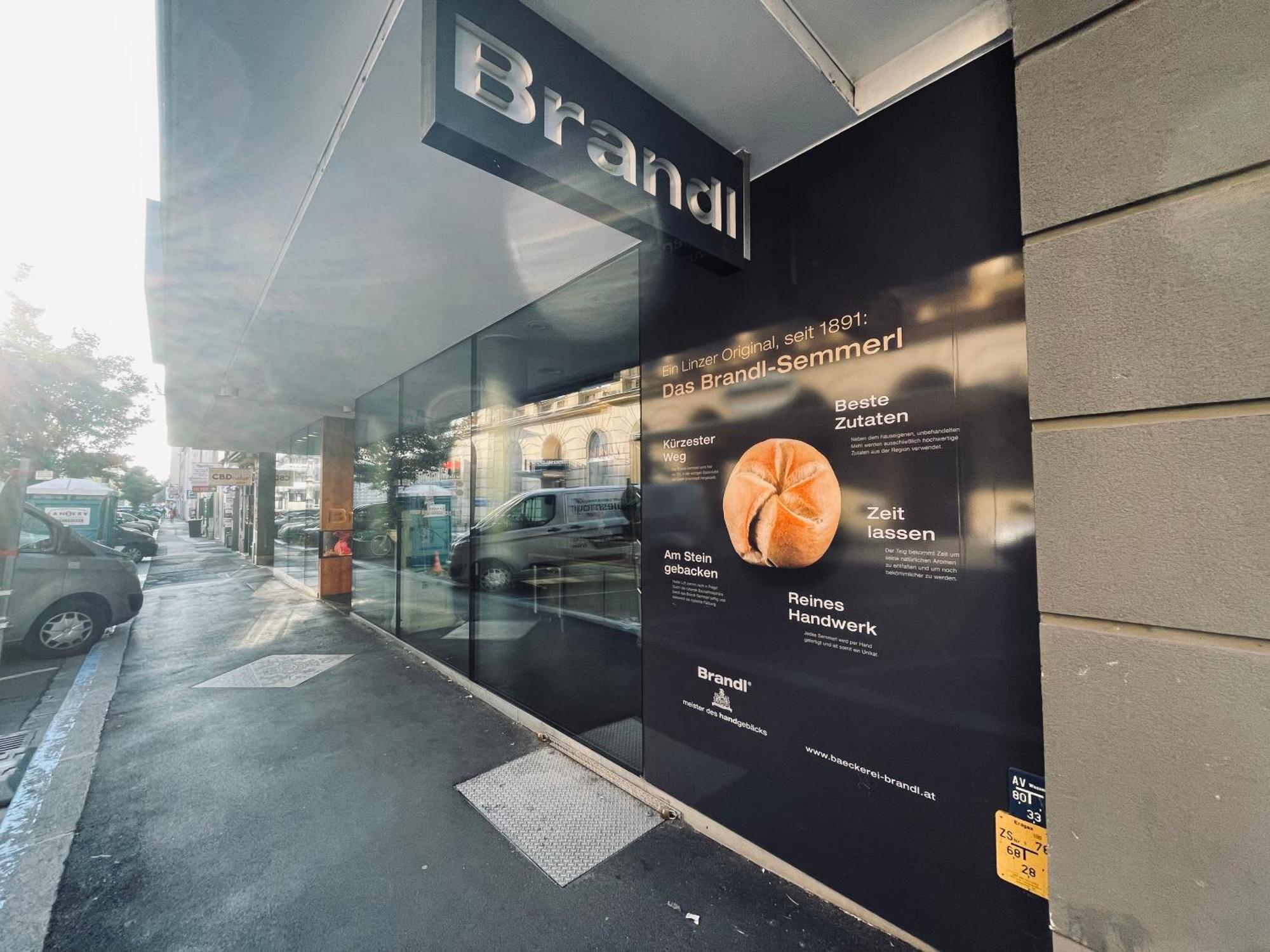 Salon Des Fleurs Linz-Landstrasse Apartment Exterior photo
