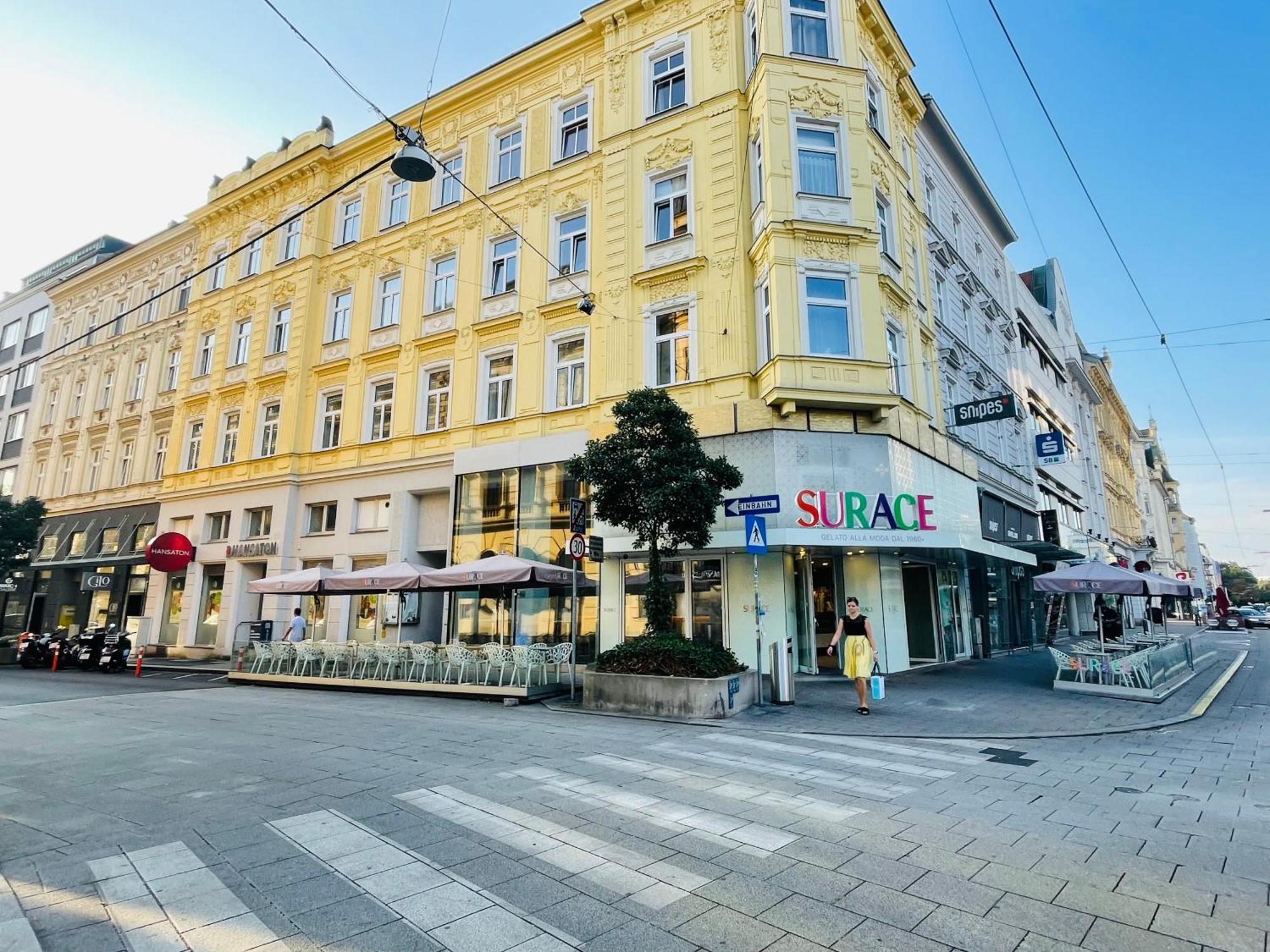 Salon Des Fleurs Linz-Landstrasse Apartment Exterior photo
